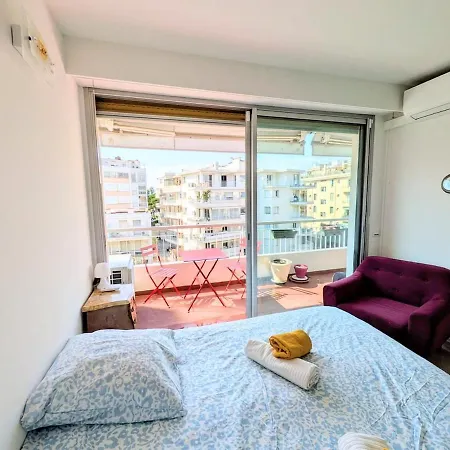 Parenthese Azureenne Terrasse Et A 2 Pas *